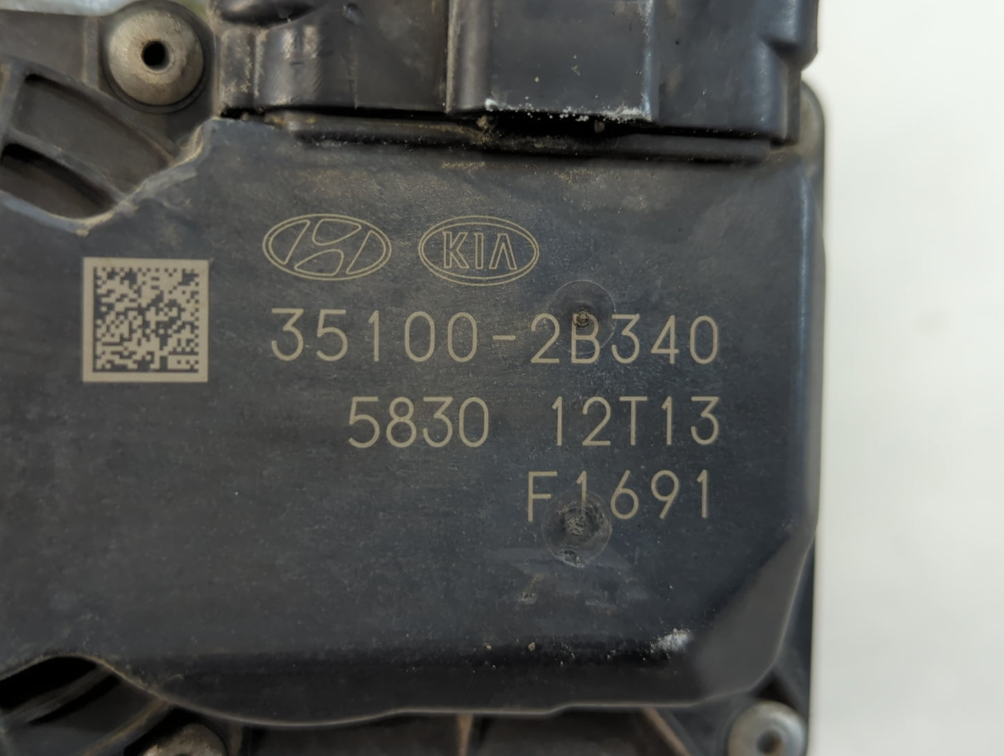 2015-2020 Hyundai Veloster Throttle Body P/N:35100-2B340 Fits Fits 2015 2016 2017 2018 2019 2020 2021 2022 OEM Used Auto Par