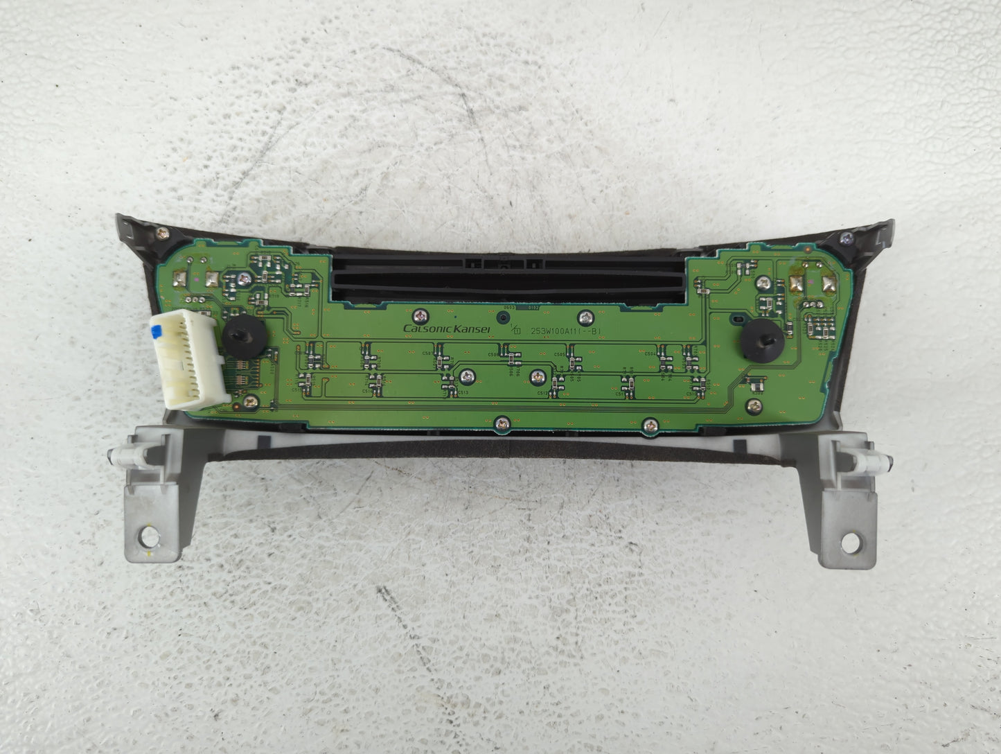 2011-2013 Infiniti M37 Radio Control Panel - Oemusedautoparts1.com