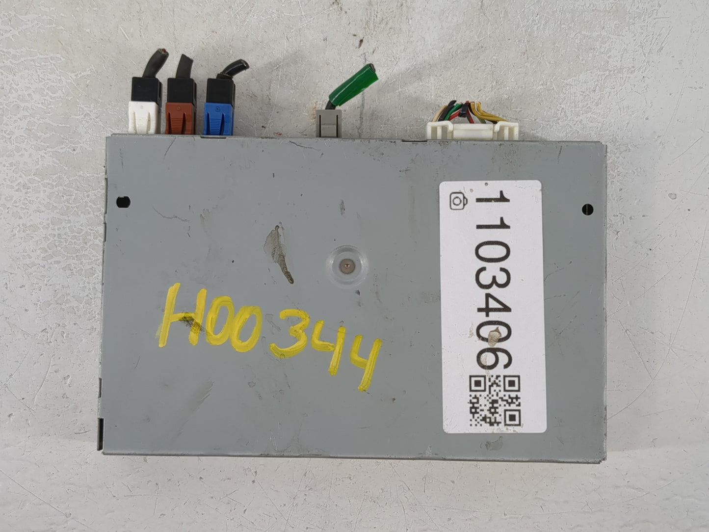 2016-2017 Infiniti Q50 Chassis Control Module Ccm Bcm Body Control - Oemusedautoparts1.com