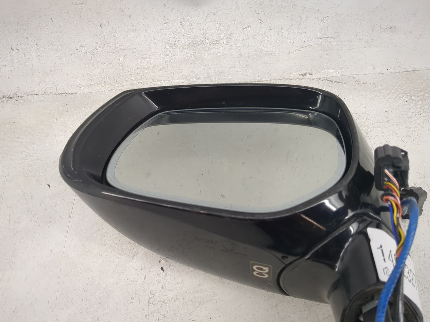 2017-2020 Infiniti Q60 Driver Side View Mirror - Left Door Mirror OEM Used - Oemusedautoparts1.com