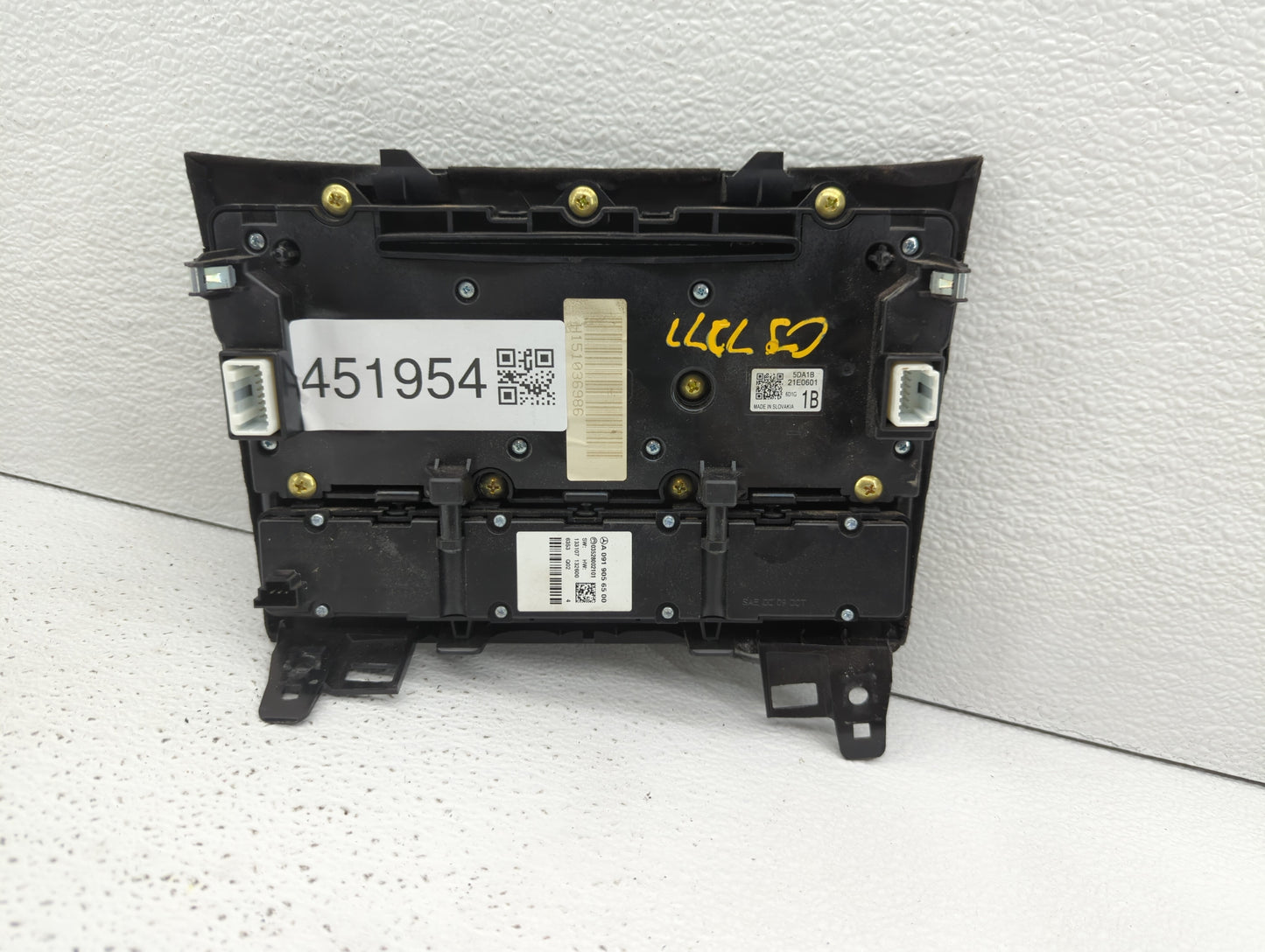 2017-2019 Infiniti Qx30 Radio Control Panel - Oemusedautoparts1.com