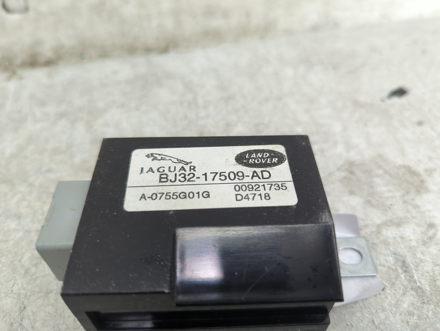 Jaguar E-pace Body Control Module Bcm Bj32-17509-ad|a-0755g01g - Oemusedautoparts1.com