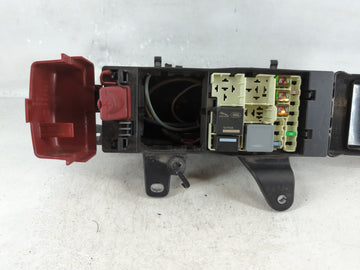 2017-2019 Jaguar Xe Fusebox Fuse Box Panel Relay Module P/N:GX73-14A076-AA Fits Fits 2017 2018 2019 OEM Used Auto Parts