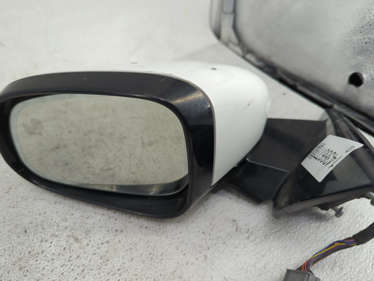 2017-2019 Jaguar Xe Driver Side View Mirror - Left Door Mirror OEM Used - Oemusedautoparts1.com