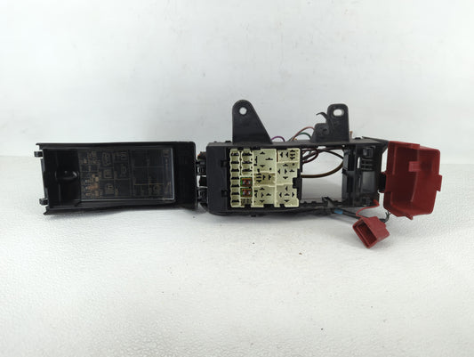 2016-2019 Jaguar Xf Fusebox Fuse Box Panel Relay Module P/N:GX73-14A076-AA GX73-14A076-DA Fits Fits 2016 2017 2018 2019 OEM Used Auto Parts