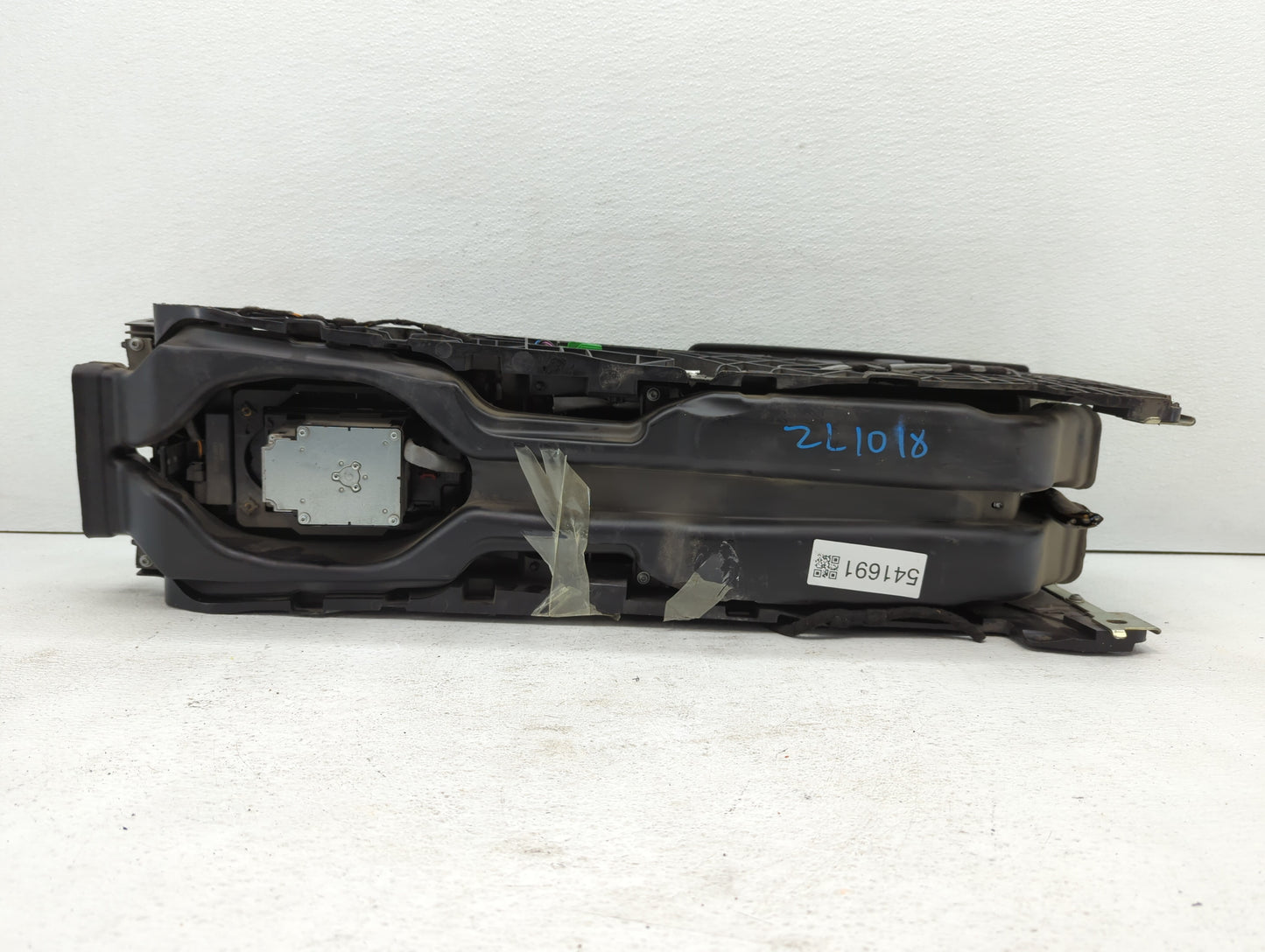 2016-2019 Jaguar Xf Center Floor Console P/N:AH42-15K603-AA Fits Fits 2016 2017 2018 2019 OEM Used Auto Parts - Oemusedautop