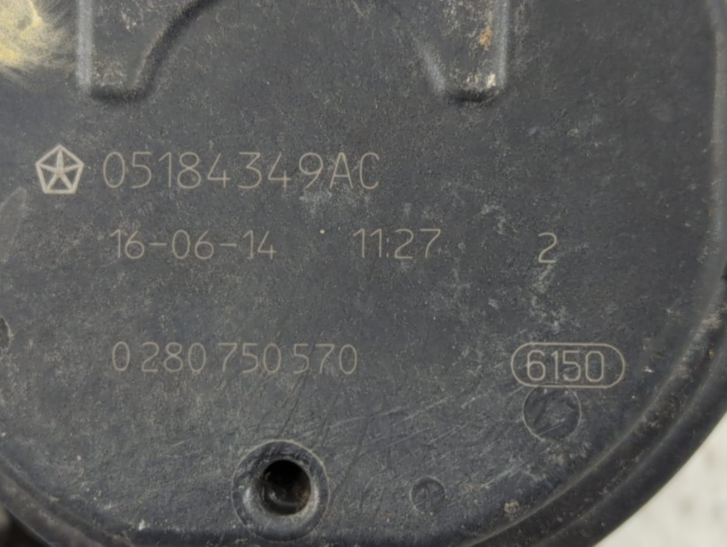 2014-2022 Jeep Cherokee Throttle Body P/N:0 280 750 570 05184349AC Fits OEM Used Auto Parts - Oemusedautoparts1.com