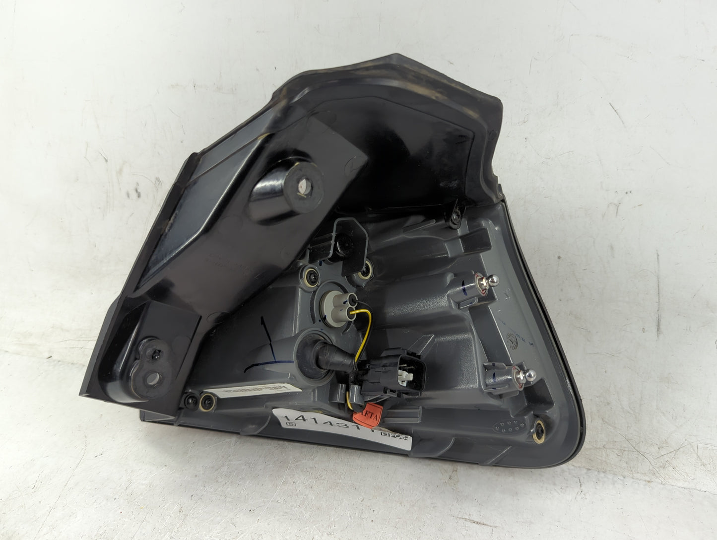 2014-2018 Jeep Cherokee Tail Light Assembly Driver Left OEM Fits Fits 2014 2015 2016 2017 2018 OEM Used Auto Parts - Oemused