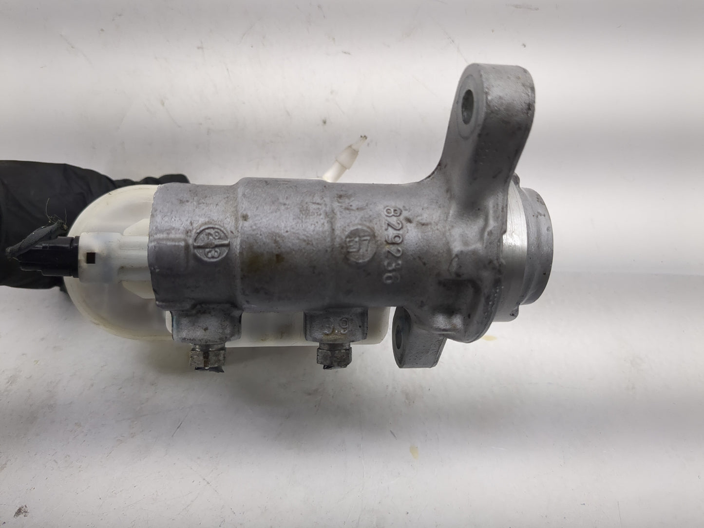 2017 Jeep Compass Brake Master Cylinder 1220849 - Oemusedautoparts1.com