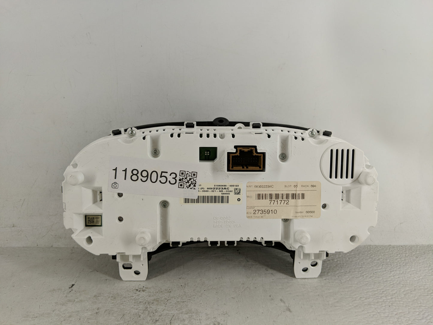 2017 Jeep Grand Cherokee Instrument Cluster Speedometer Gauges P/N:68302223AC Fits OEM Used Auto Parts - Oemusedautoparts1.c
