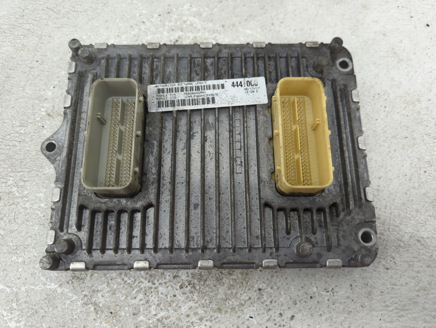 2016-2017 Jeep Grand Cherokee PCM Engine Control Computer ECU ECM PCU OEM P/N:P68243326AB Fits Fits 2016 2017 OEM Used Auto