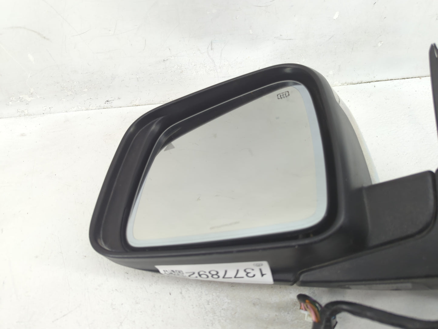2011-2022 Jeep Grand Cherokee Driver Side View Mirror - Left Door Mirror OEM Used - Oemusedautoparts1.com