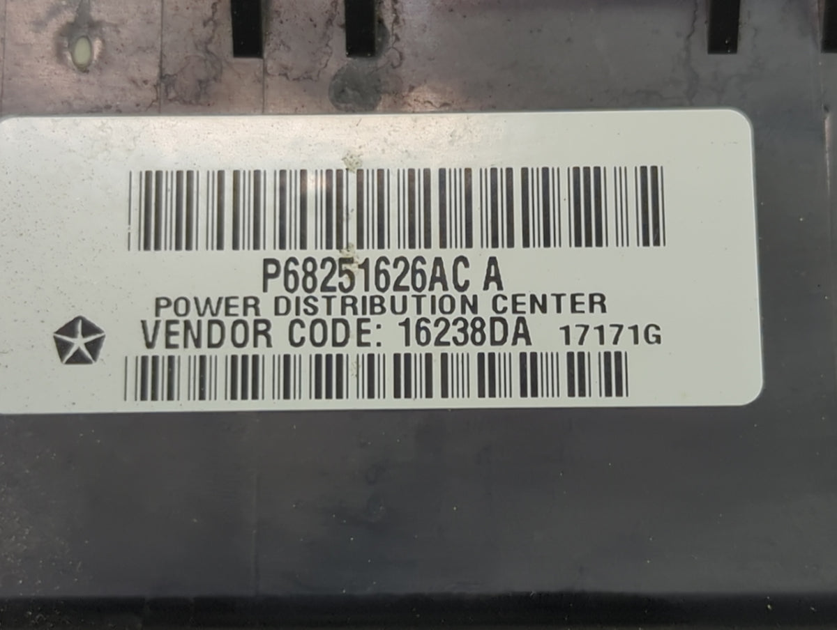 2017 Jeep Grand Cherokee Fusebox Fuse Box Relay Module Tipm P68251626ac - Oemusedautoparts1.com