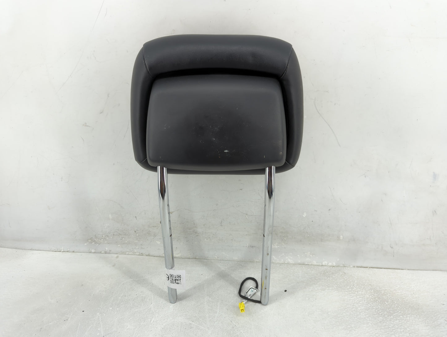 2014-2022 Jeep Grand Cherokee Headrest Head Rest Front Driver Passenger Seat Fits OEM Used Auto Parts - Oemusedautoparts1.co
