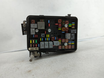 2017 Jeep Liberty Fusebox Fuse Box Panel Relay Module P/N:04692235AD KAB07C04C6, 23404556, 23325532_01, 22922727 Fits Fits 2016 OEM Used Auto Parts
