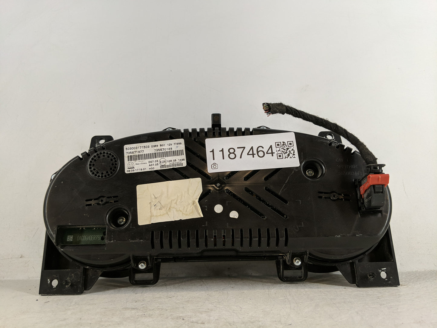 2015-2017 Jeep Renegade Instrument Cluster Speedometer Gauges P/N:735671977 Fits Fits 2015 2016 2017 OEM Used Auto Parts - O