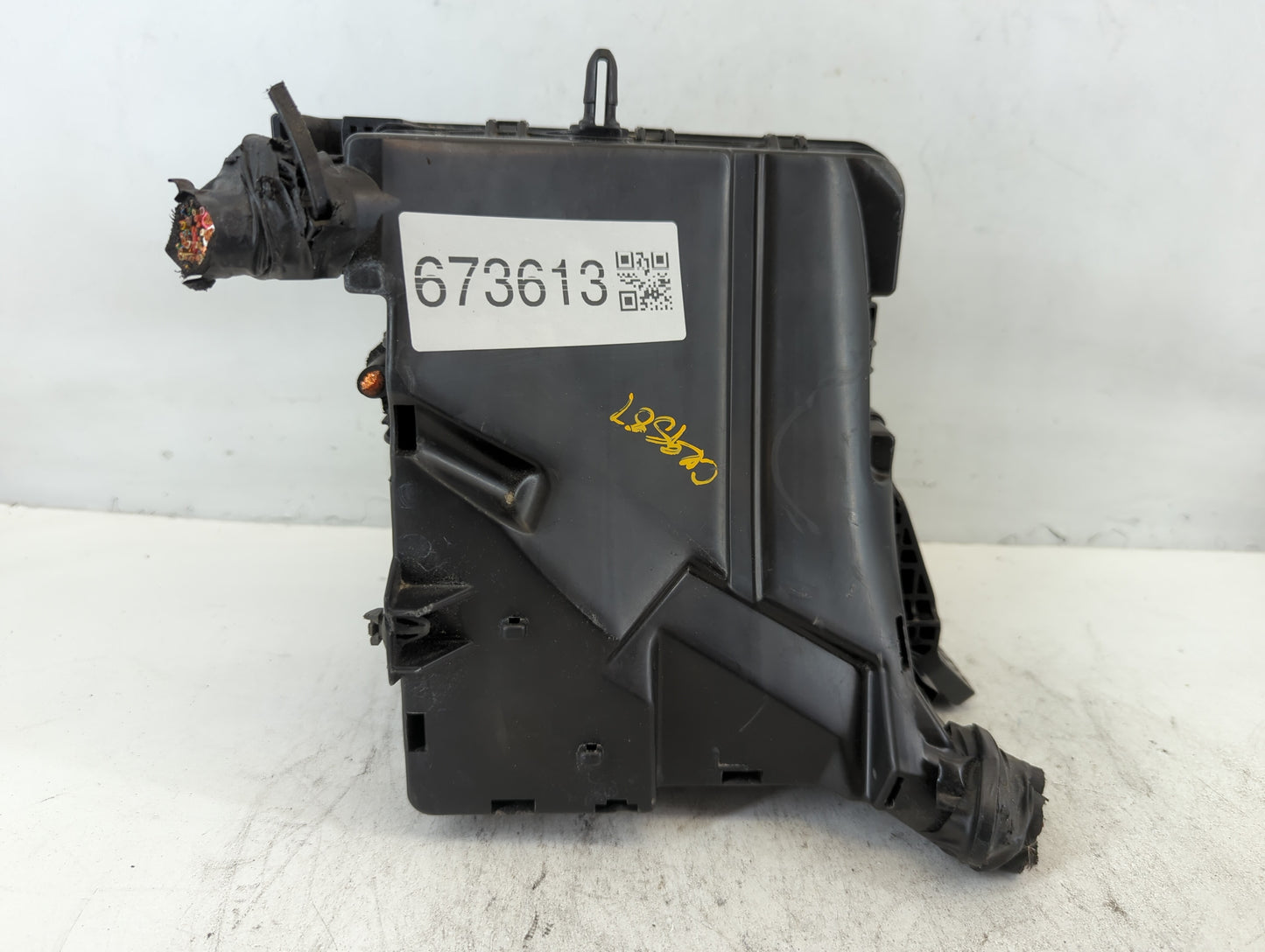 2017-2019 Kia Cadenza Fusebox Fuse Box Panel Relay Module P/N:91223-F6631 Fits Fits 2017 2018 2019 OEM Used Auto Parts - Oem