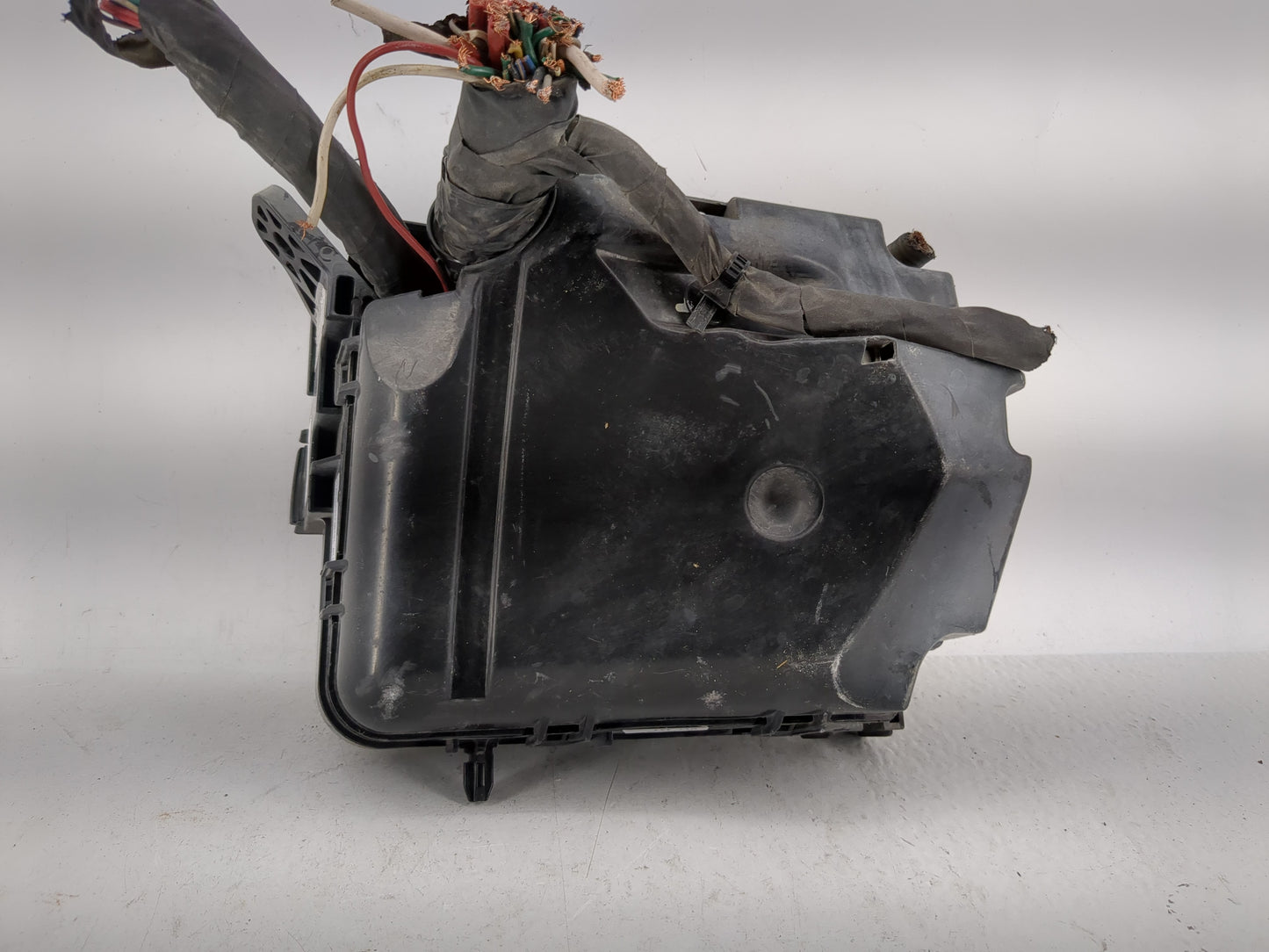 2017-2018 Kia Forte Fusebox Fuse Box Panel Relay Module P/N:91218 B0400 Fits Fits 2017 2018 OEM Used Auto Parts - Oemusedaut