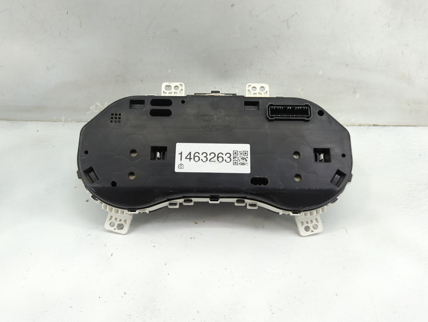 2017-2018 Kia Forte Instrument Cluster Speedometer Gauges P/N:94003-B0300 Miles: Fits Fits 2017 2018 OEM Used Auto Parts - O