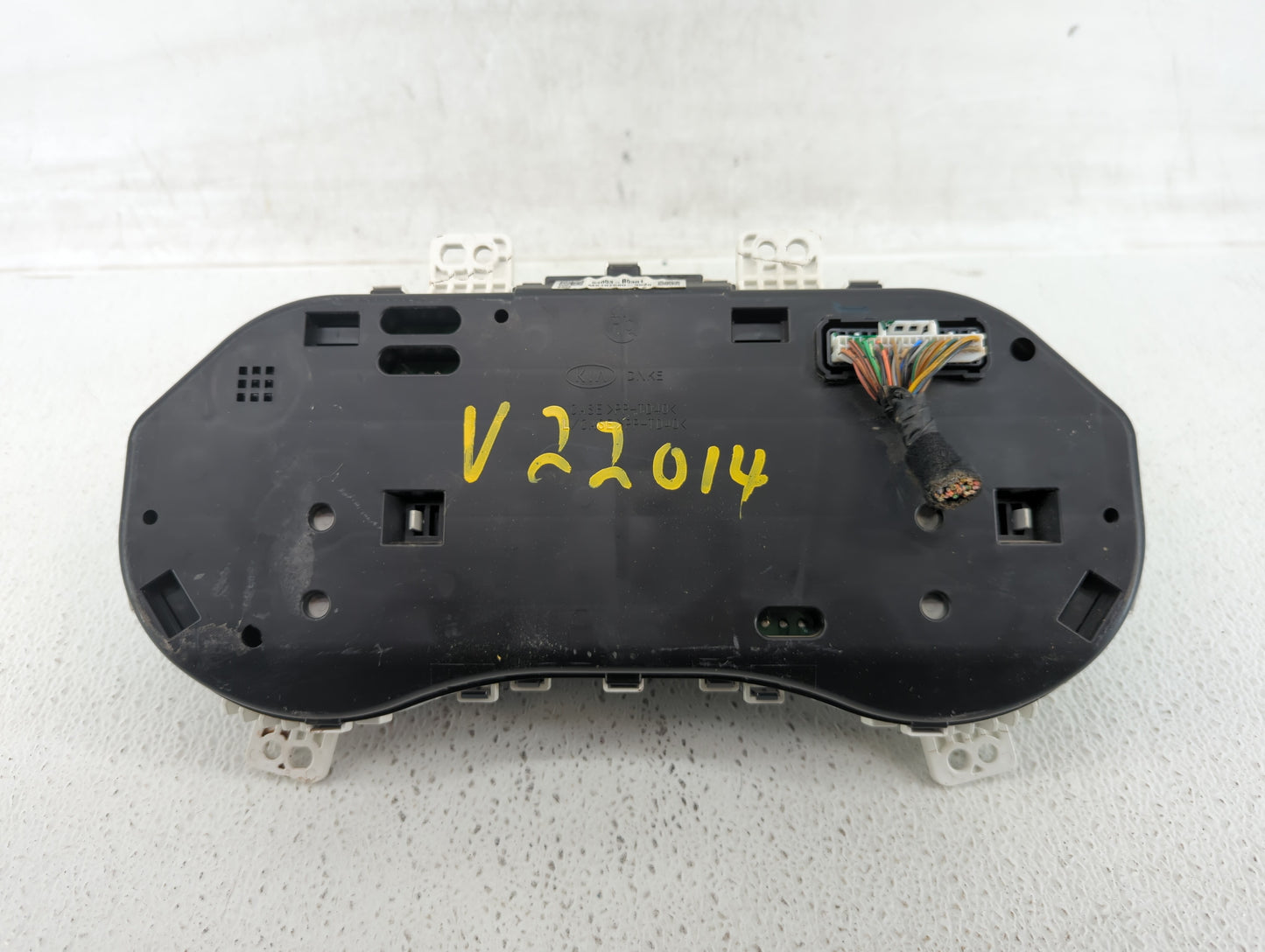 2017-2018 Kia Forte Instrument Cluster Speedometer Gauges P/N:94003-B0301 Fits Fits 2017 2018 OEM Used Auto Parts - Oemuseda