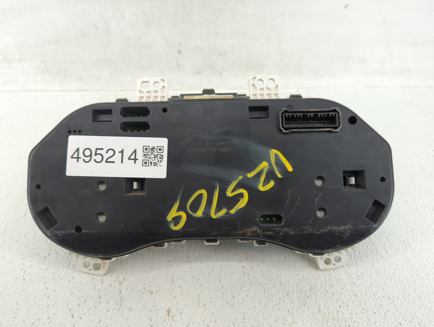 2017-2018 Kia Forte Instrument Cluster Speedometer Gauges P/N:94003-B0301 Fits Fits 2017 2018 OEM Used Auto Parts - Oemuseda