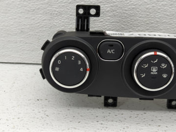 2017-2018 Kia Forte Climate Control Module Temperature AC/Heater Replacement P/N:97250-B0AA0 Fits Fits 2017 2018 OEM Used Auto Parts