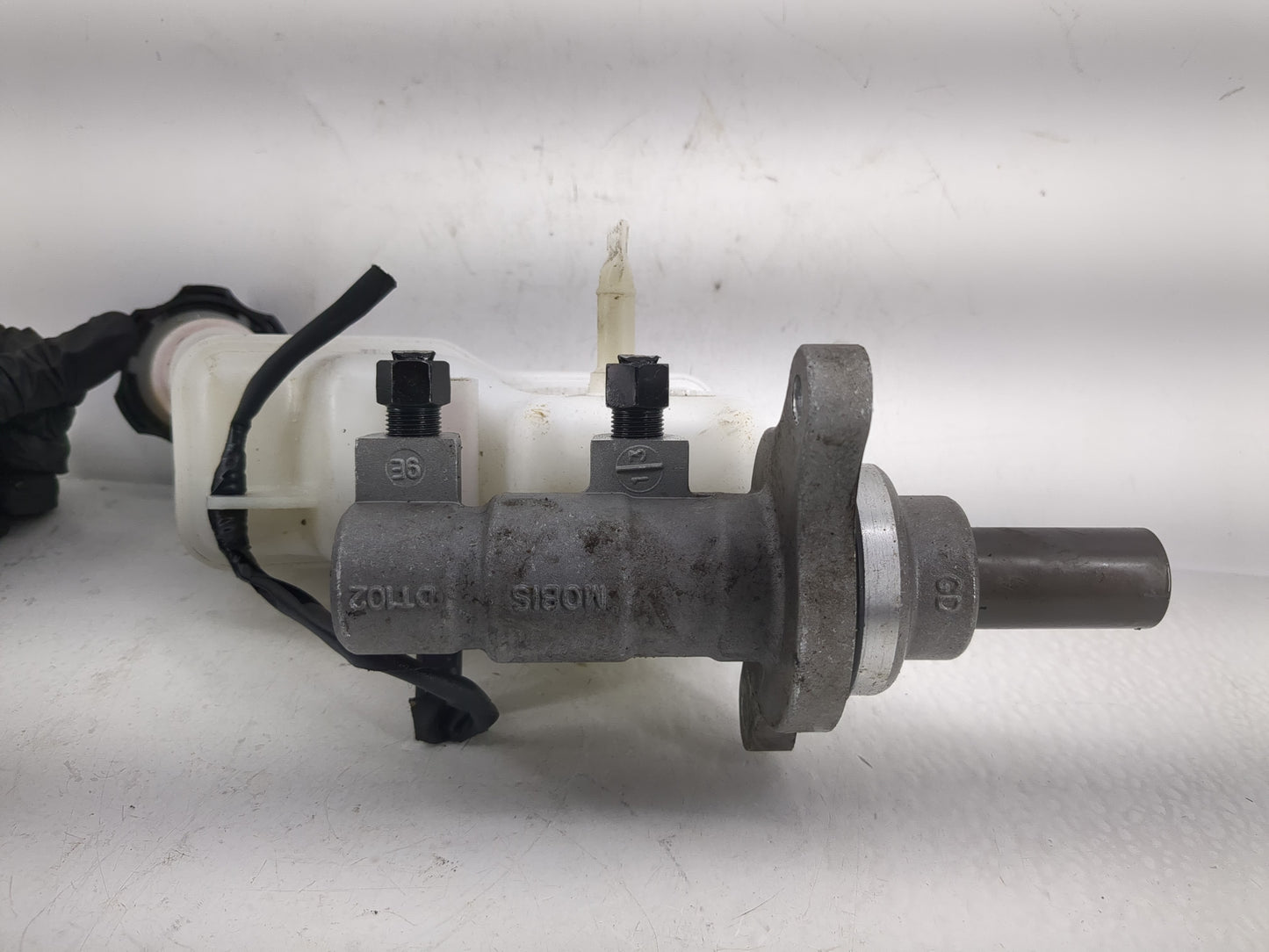 2016-2020 Kia Optima Brake Master Cylinder 1220670 - Oemusedautoparts1.com