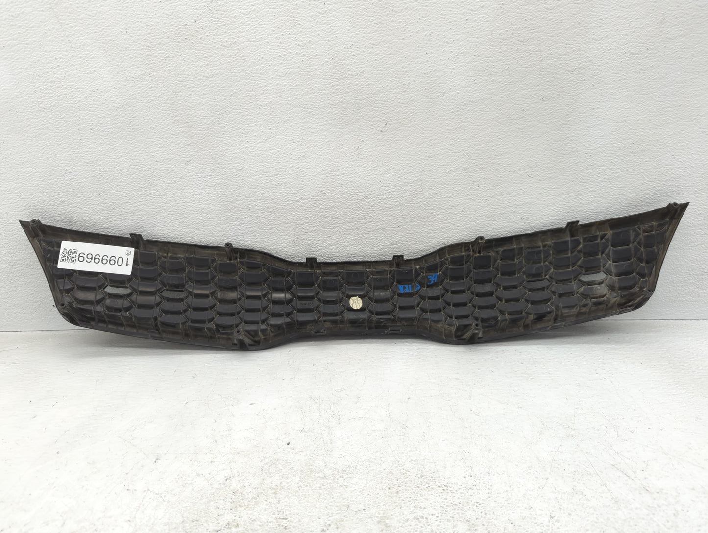 2016-2017 Kia Rio Front Grille Bumper Not Included - Oemusedautoparts1.com