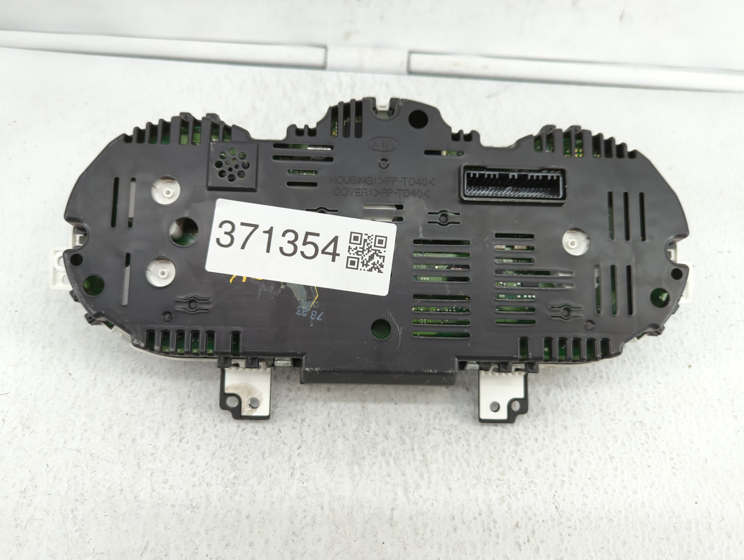 2016-2017 Kia Rio Instrument Cluster Speedometer Gauges P/N:94024-1W770 15005-122 Fits Fits 2016 2017 OEM Used Auto Parts -