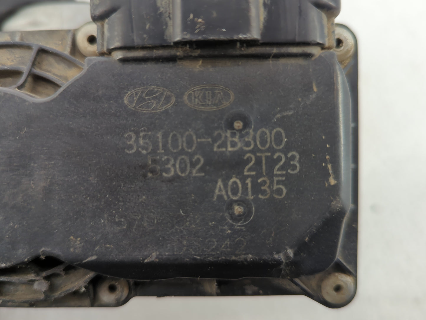 2012-2019 Kia Rio Throttle Body P/N:35100-2B300 Fits Fits 2012 2013 2014 2015 2016 2017 2018 2019 OEM Used Auto Parts - Oemu