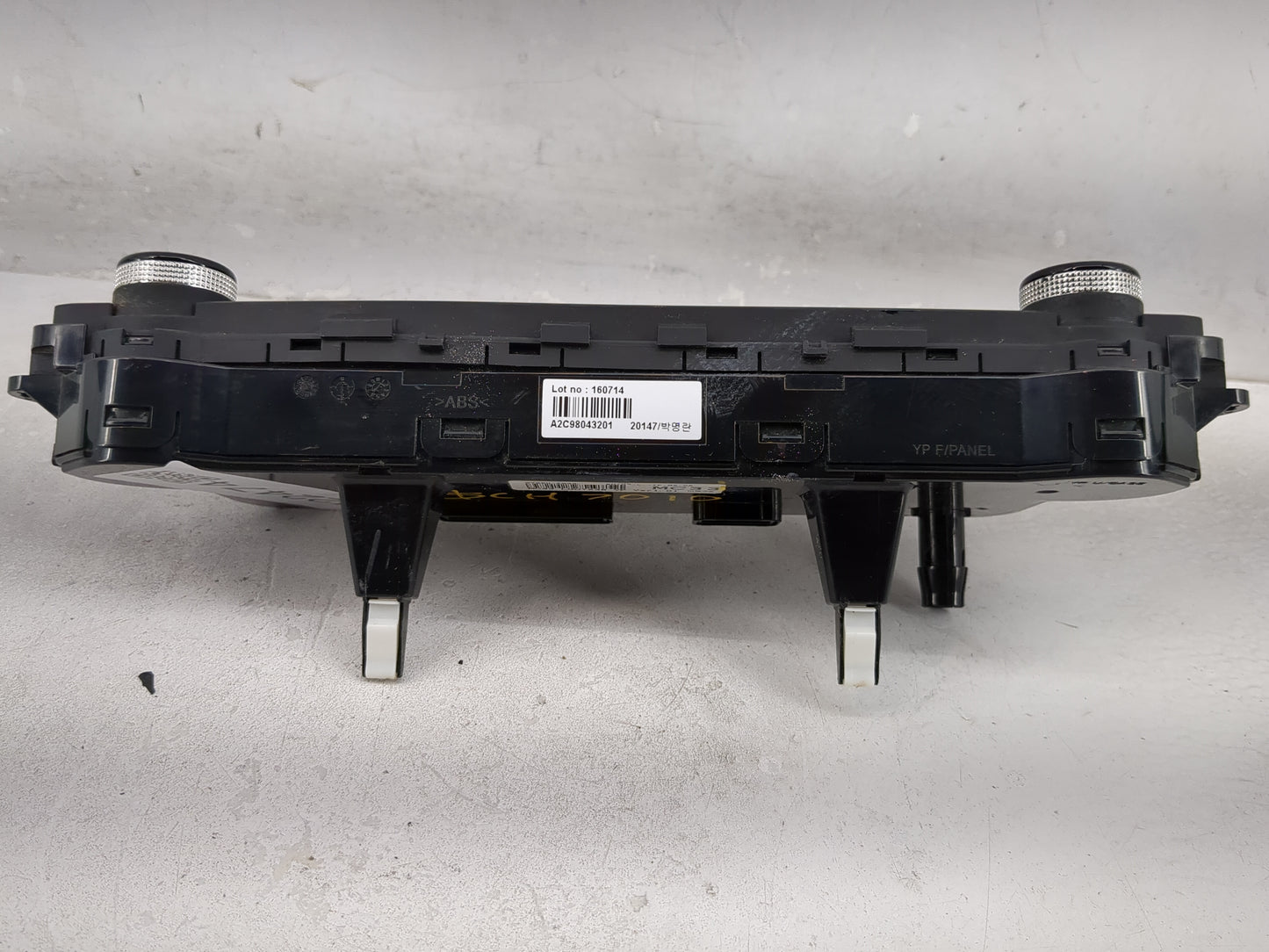 2016-2020 Kia Sedona Climate Control Module Temperature AC/Heater Replacement P/N:97250-A9330 MC33 Fits OEM Used Auto Parts