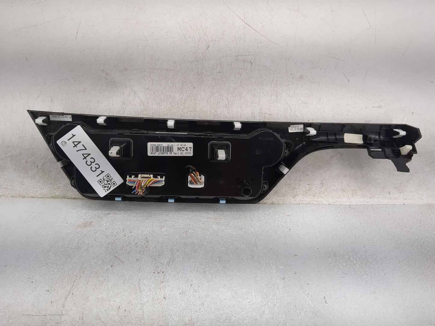 2016-2020 Kia Sedona Climate Control Module Temperature AC/Heater Replacement P/N:97250-A9470 MC47 Fits OEM Used Auto Parts