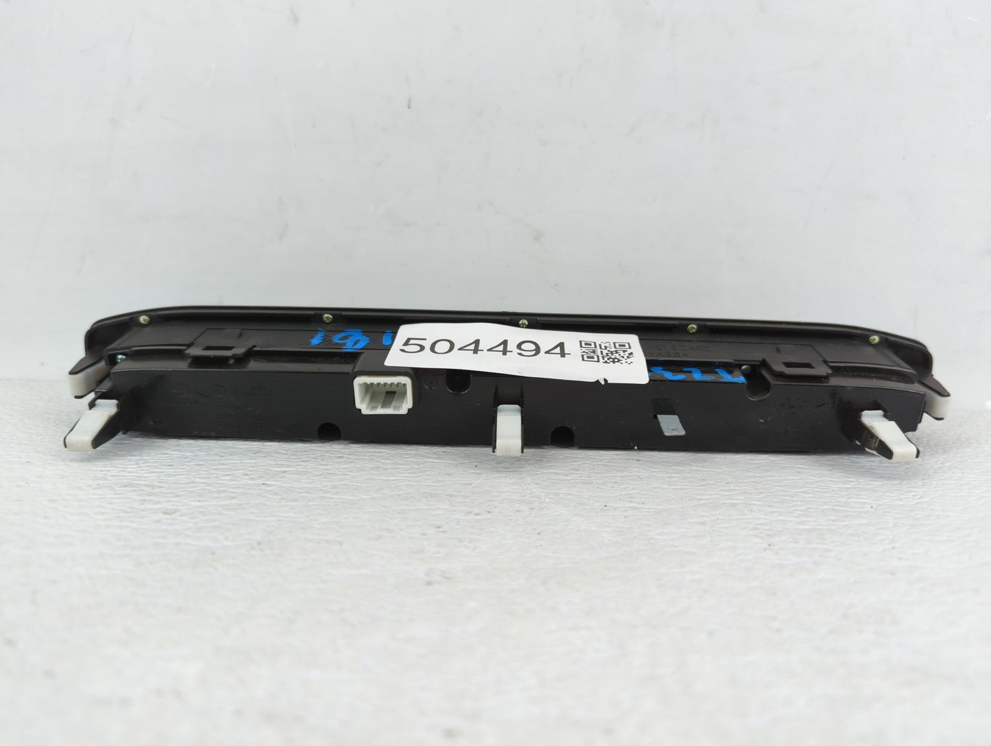 2017-2018 Kia Sedona Radio Control Panel - Oemusedautoparts1.com