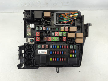 2015-2018 Kia Sedona Fusebox Fuse Box Panel Relay Module P/N:91222 A9181 Fits Fits 2015 2016 2017 2018 OEM Used Auto Parts