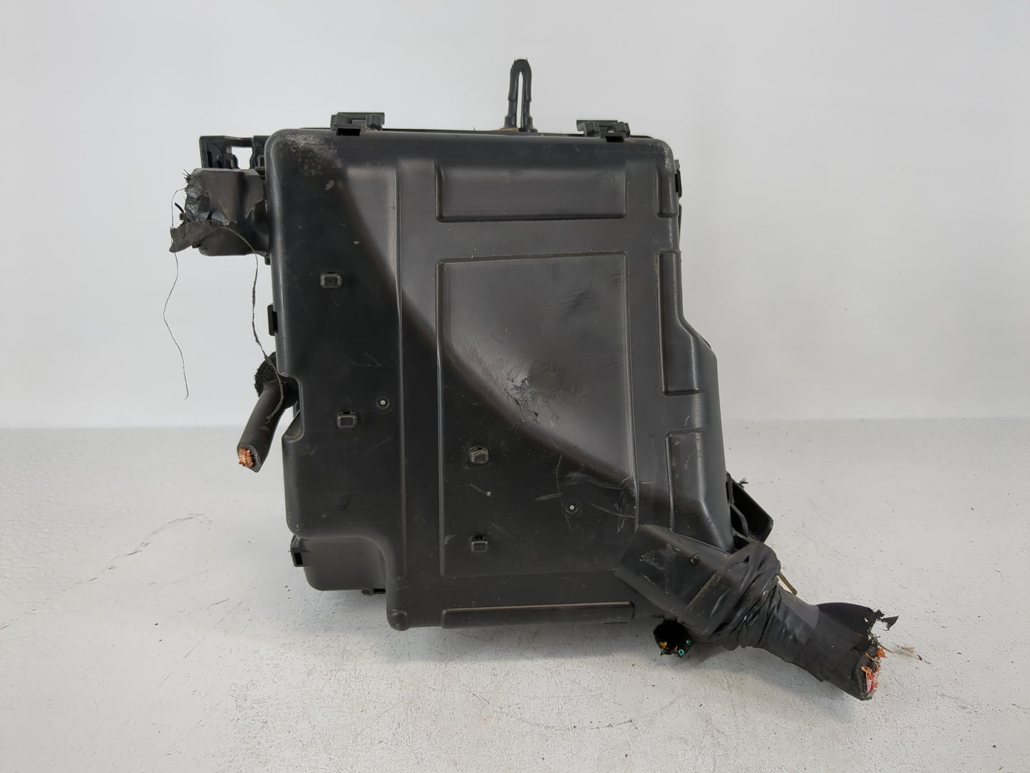 2016-2018 Kia Sorento Fusebox Fuse Box Panel Relay Module P/N:T96141637216 Fits Fits 2016 2017 2018 OEM Used Auto Parts - Oe