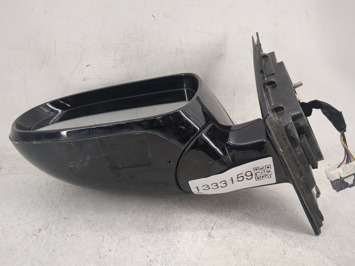 2016-2020 Kia Sorento Driver Side View Mirror - Left Door Mirror OEM Used - Oemusedautoparts1.com