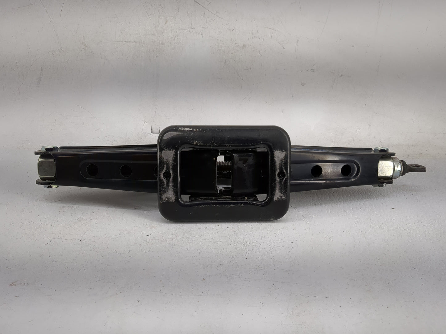 2017 Kia Sorento Spare Scissor Car Jack 1480008 - Oemusedautoparts1.com
