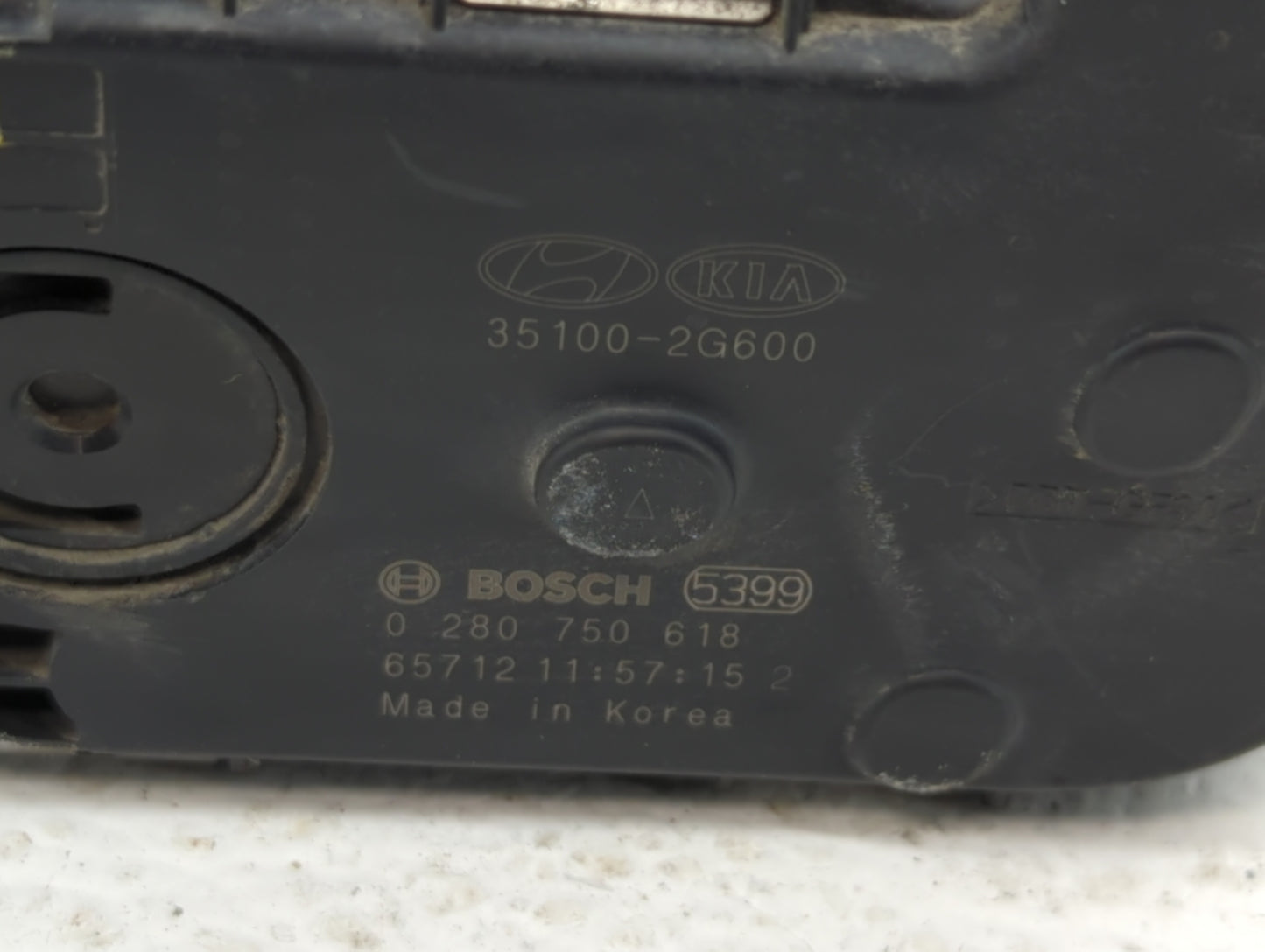 2016-2020 Kia Sorento Throttle Body P/N:35100-2G600 Fits Fits 2015 2016 2017 2018 2019 2020 2021 OEM Used Auto Parts - Oemus