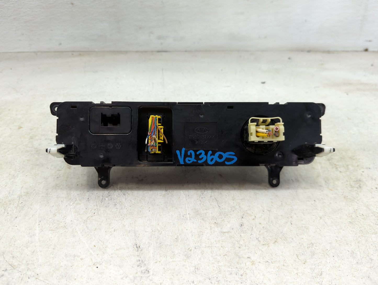 2017-2019 Kia Soul Climate Control Module Temperature AC/Heater Replacement P/N:97250-B2AS2ASB EC500-FGDCA Fits OEM Used Aut