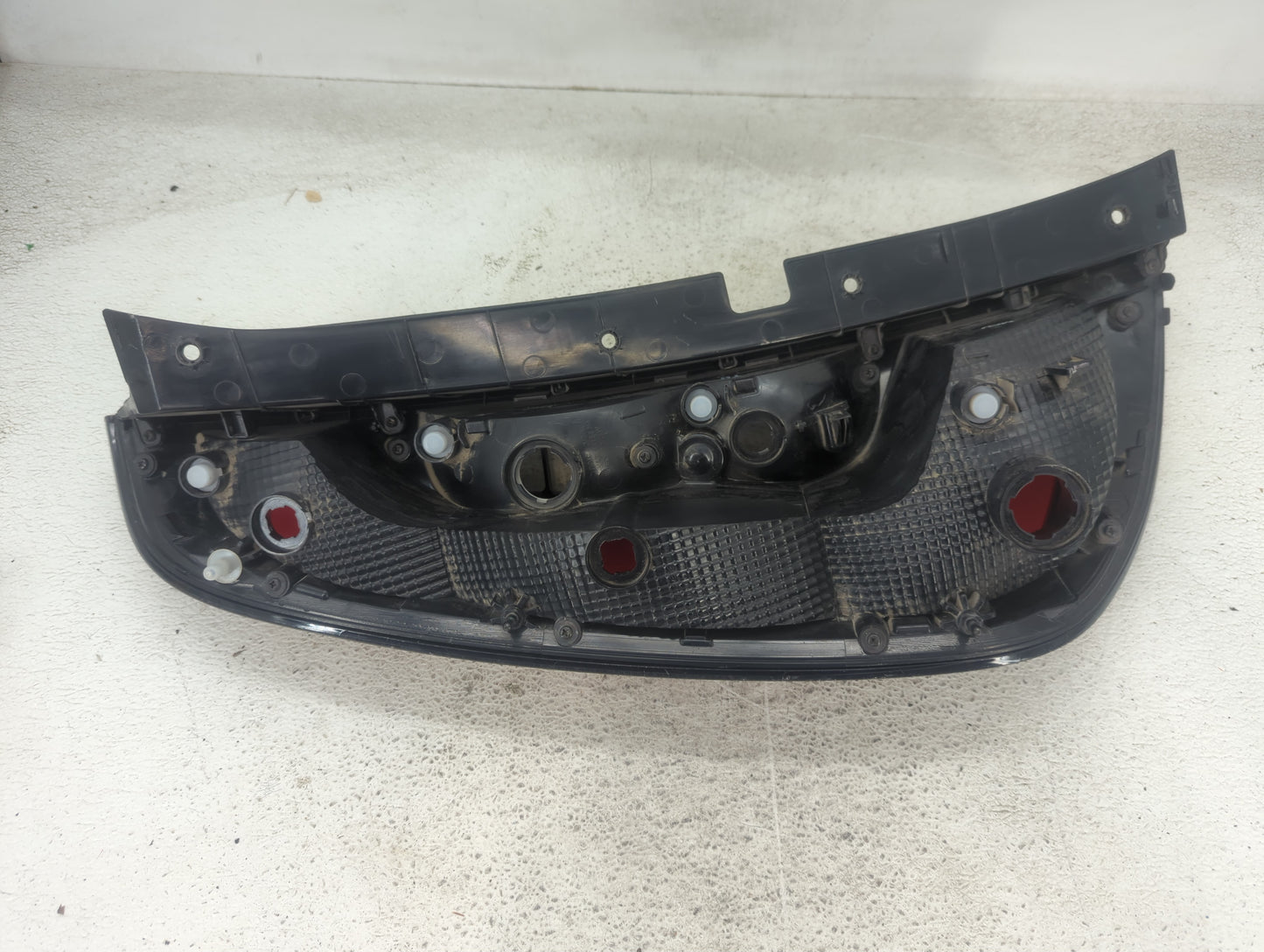 2014-2019 Kia Soul Tail Light Assembly Passenger Right OEM Fits Fits 2014 2015 2016 2017 2018 2019 OEM Used Auto Parts - Oem