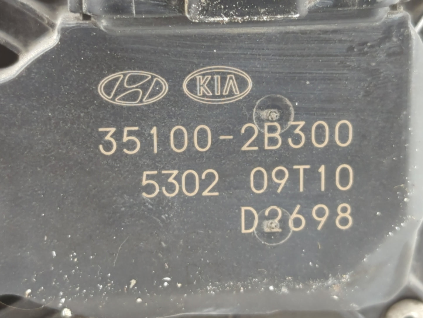 2012-2019 Kia Soul Throttle Body P/N:35100-2B300 Fits Fits 2012 2013 2014 2015 2016 2017 2018 2019 OEM Used Auto Parts - Oem