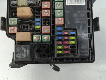 2017-2019 Kia Soul Fusebox Fuse Box Panel Relay Module P/N:91709B2070 Fits Fits 2017 2018 2019 OEM Used Auto Parts