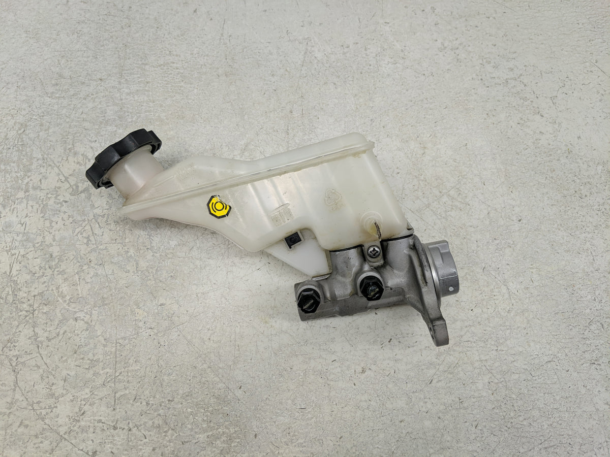 2017-2021 Kia Sportage Brake Master Cylinder 1302497 - Oemusedautoparts1.com