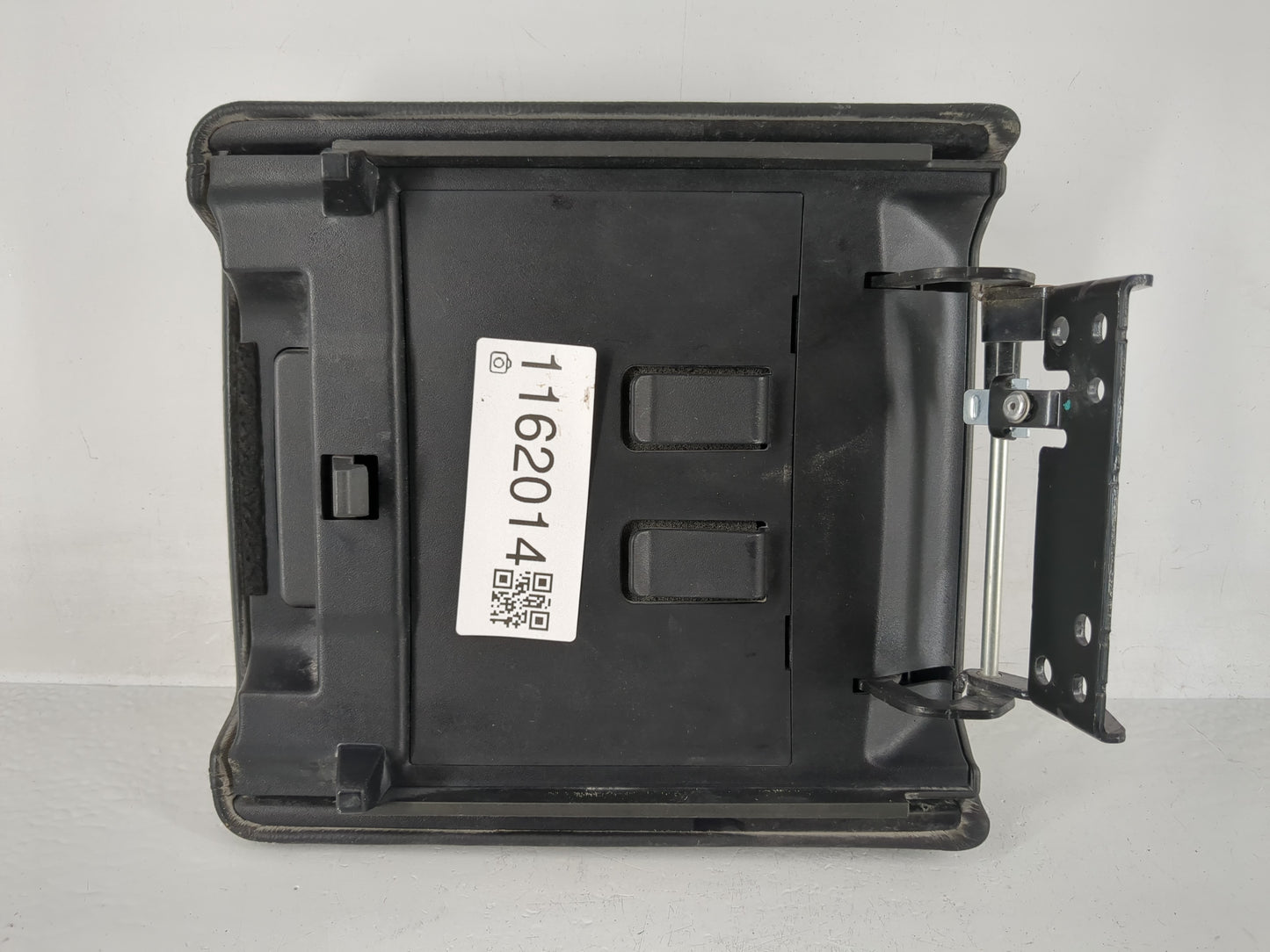 2015-2019 Land Rover Discovery Sport Center Console Armrest Cover Lid Fits Fits 2015 2016 2017 2018 2019 OEM Used Auto Parts