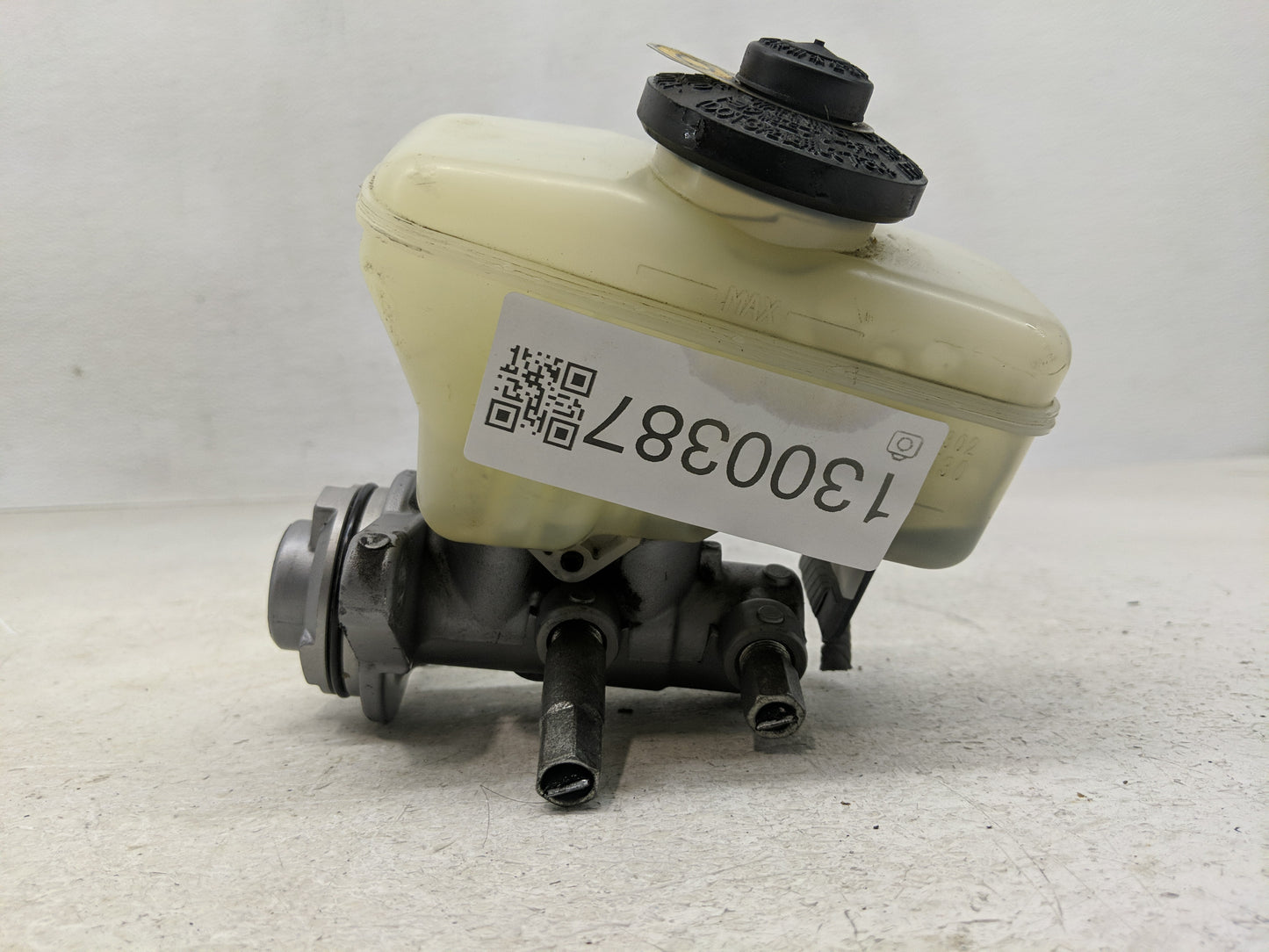2017-2017 Lexus Is300 Brake Master Cylinder - Oemusedautoparts1.com