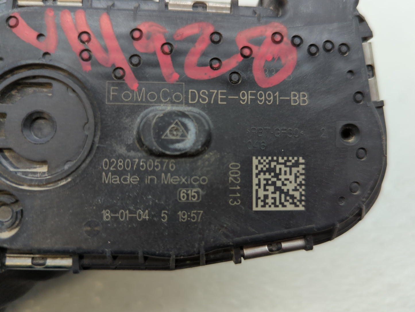 2015-2019 Lincoln Mkc Throttle Body P/N:DS7E-9F991-BB Fits Fits 2014 2015 2016 2017 2018 2019 OEM Used Auto Parts - Oemuseda
