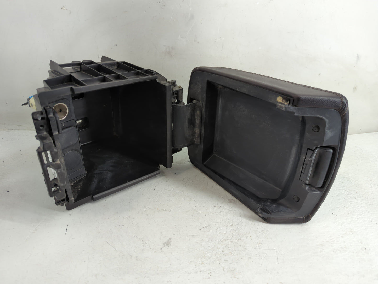 2017 Mazda 3 Center Console Armrest Cover Lid P/N:864441 Fits OEM Used Auto Parts - Oemusedautoparts1.com