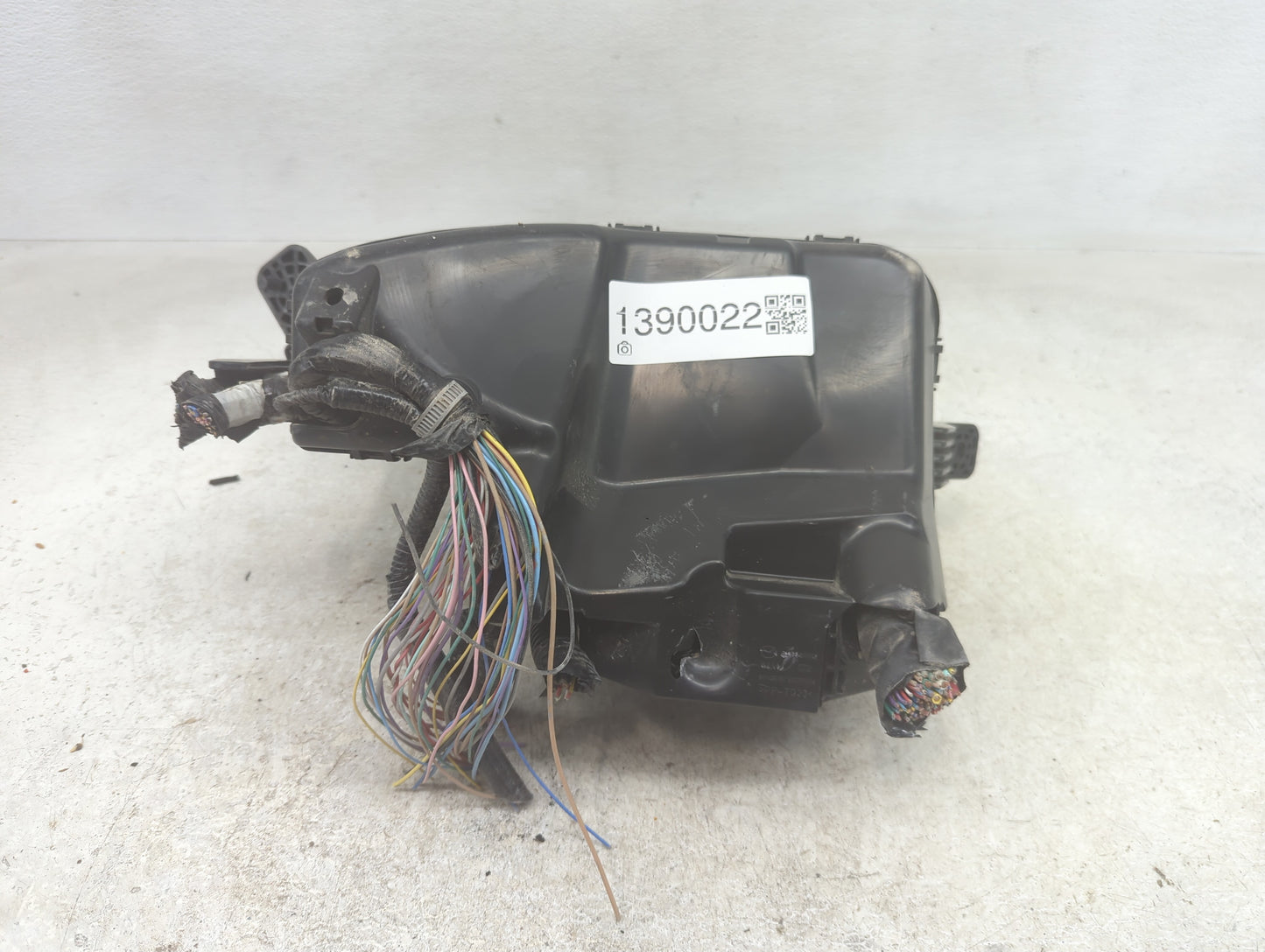 2014-2016 Mazda 3 Fusebox Fuse Box Panel Relay Module P/N:BAYS-675X0 Fits Fits 2014 2015 2016 OEM Used Auto Parts - Oemuseda