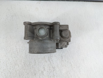 2012-2014 Mazda 3 Throttle Body P/N:640 K4238 9T06 PE01 13 640 B, 13 640 A, 640 K4238 1R24 Fits Fits 2012 2013 2014 OEM Used Auto Parts