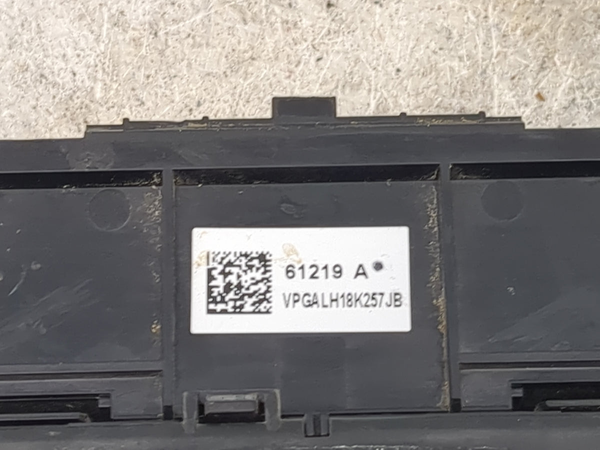 2017 Mazda Mazda6 Climate Control Module Temperature AC/Heater Replacement P/N:K4000 VPGALH18K257JB Fits OEM Used Auto Parts